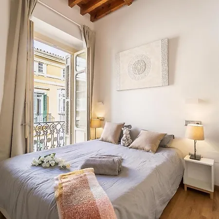 Deluxe Larios Center Apartament *